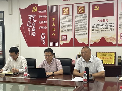 图2 班主任陈吉轩老师交流发言.jpg